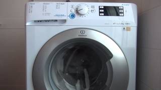 Máquina de Lavar Roupa Indesit INNEX XWE 81283X WSSS Auto Limpeza [upl. by Eilsek514]