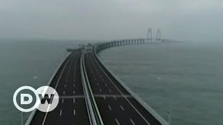 Maior ponte marítima do mundo é inaugurada na China [upl. by Tolmach313]