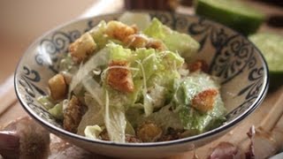 Caesar Salad  Receita Original [upl. by Vladamar]