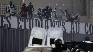 Sénégal  scènes de violences à luniversité de Dakar [upl. by Gilges]