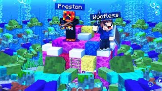 100000 ZOMBIES vs UNDERWATER MINECRAFT HOUSE [upl. by Witcher]