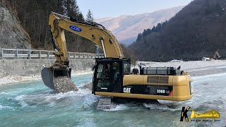 CATERPILLAR 336D Excavator Digging Gravel Under Water [upl. by Esiralc405]