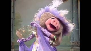 Muppet Songs Miss Piggy  Dont Dilly Dally on the Way [upl. by Jevon]