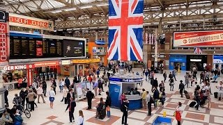 A Walk Through The London Victoria Station London England [upl. by Nalo]