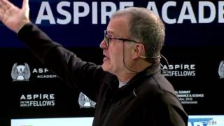 Marcelo Bielsa en la Aspire Academy  Día 1 [upl. by Ahsinrev]