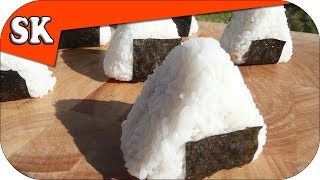 HOW TO MAKE ONIGIRI お握り  Simple Japanese Lunch Snack [upl. by Alilad]