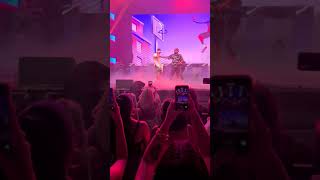 ¡Bad Bunny llega de sorpresa al concierto de Eladio Carrion [upl. by Casi]