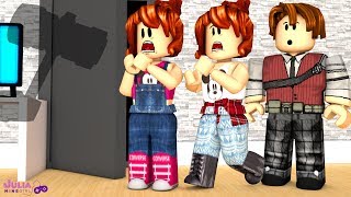 Roblox  FAMÍLIA FUGINDO DO MARRETÃO Flee the Facility [upl. by Hallagan]