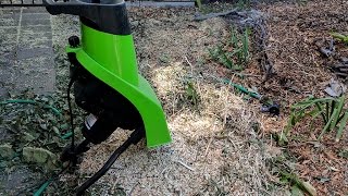 Using Harbor Freight Tools Chipper Shredder [upl. by Soutor]