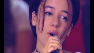 Alizée  Parler tout bas Live [upl. by Edurtreg]